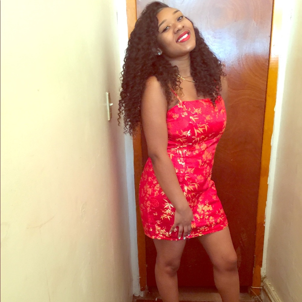 Oriental red sexy dress! 😍